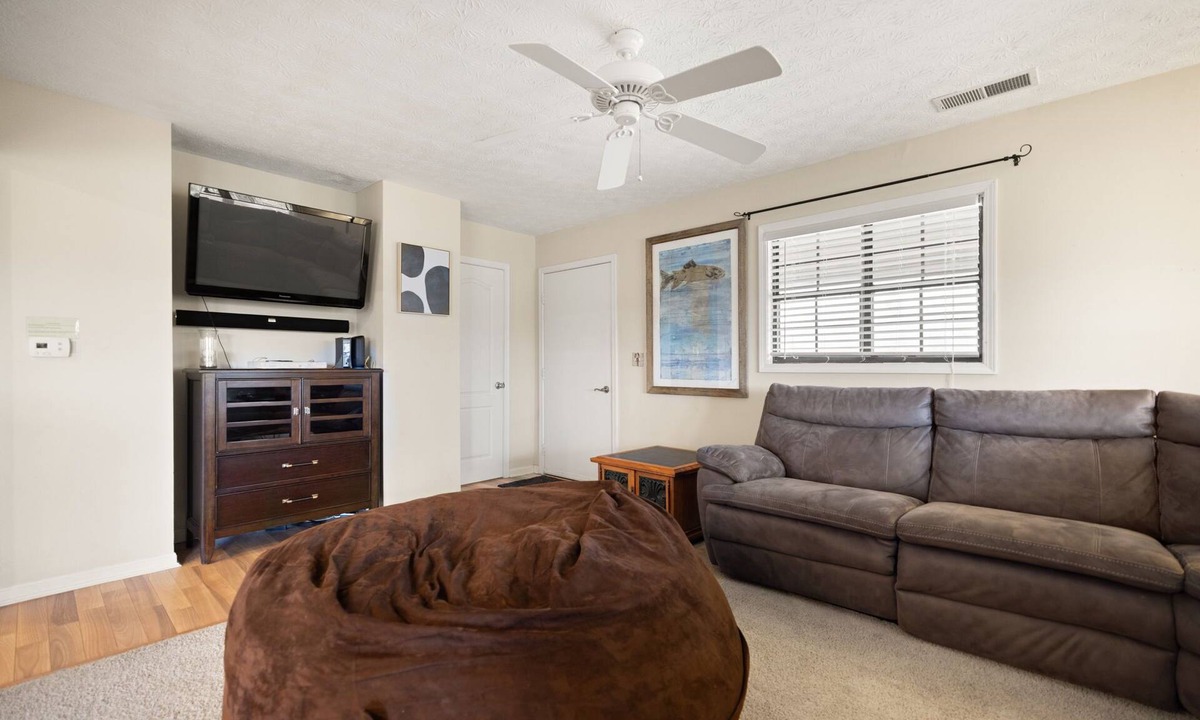 Bronston Condo | WOODSON BEND RESORT 7-TEE'S. 2 BEDROOM AND 2 BATH. CLOSE TO POOL