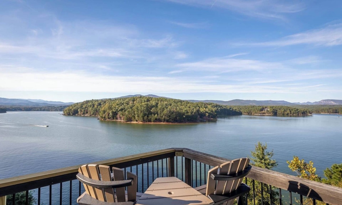 Lakeview Hills House | Year-Round Lake & Mountain Views and Private Dock