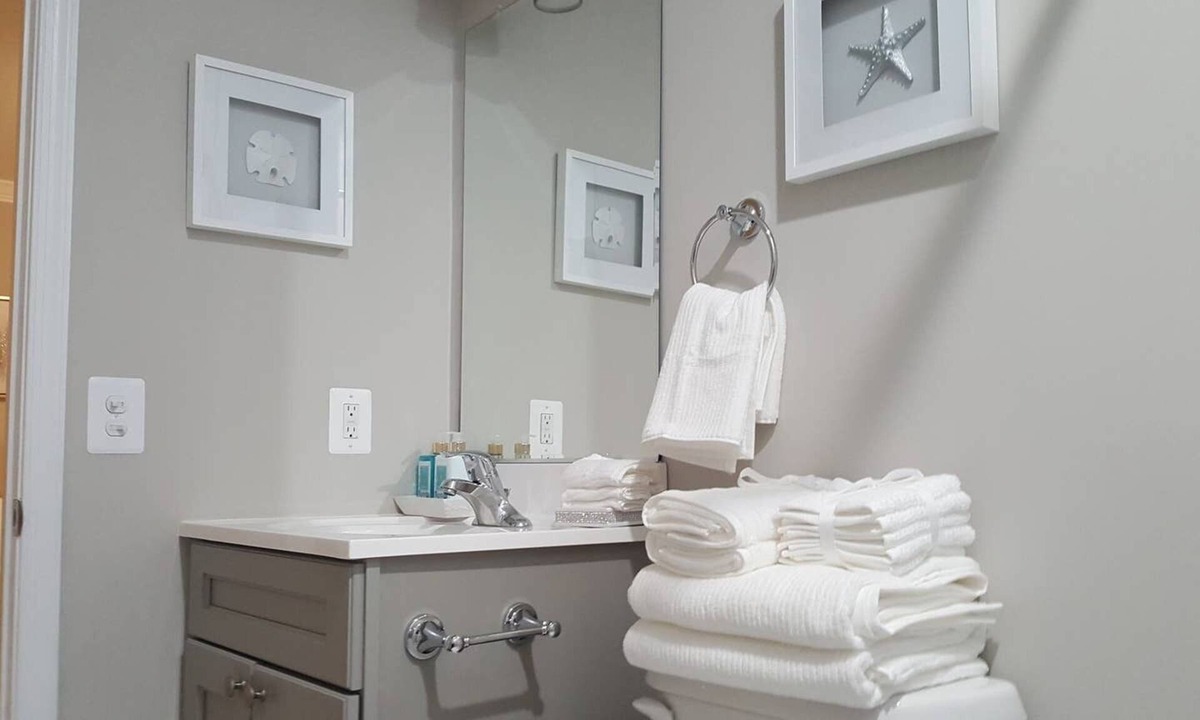 Cape Saint Claire House | Your Annapolis Retreat near the Naval Academy and downtown