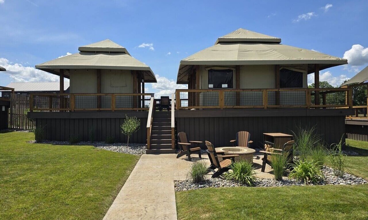 Town of Sullivan RV Rental | Zebra Luxury Tent #6