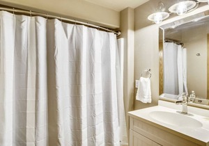 10 Conifer-Sunriver, Oregon: Hot Tub, BBQ, WiFi, SHARC Aquatics, Tubing Hill, Mt. Bachelor, Golf, Deschutes River, Tennis, Bike Paths in Sunriver