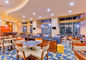 2-Star Hotel ∙ Hampton Inn & Suites Owensboro Downtown Waterfront