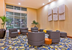 2-Star Hotel ∙ Hampton Inn & Suites Owensboro Downtown Waterfront