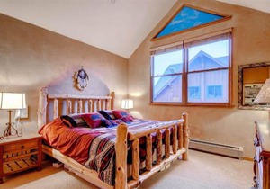 Black Bear Lodge 3 Bedroom Condo In River Run Village in Keystone