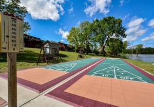 Chalets Resort LAKEFRONT Cottage Free Amenities Amazing views Kayaks 2 Pools