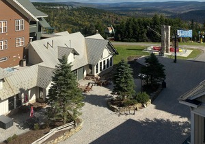 Great Top Floor View. Totally remodeled 2020. Under AS clock. In Village.