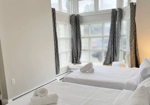 Modern 3-bedroom near downtown. Spacious & comfy.