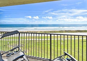 Ormond Beach Condo w/Balcony & Views in Ormond Beach
