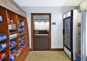 Spacious Suite | 24-Hour Business Center, Fitness Center + Free Daily Breakfast in Mayfield Heights