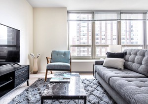 Upscale Lakeview Studio w/ Rooftop Pool near Wrigley Field, by Blueground
