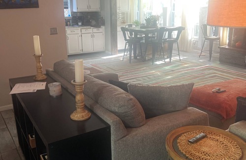 Wayne House | 1/2 hour walk to 500 track, huge outdoor space