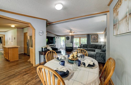 Kuttawa House | 1/2 Mile to Eureka Boat Ramp on Lake Barkley!