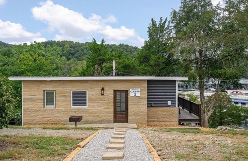 Allons Cottage | 1 Bedroom Anchor Cottage 2 - One bedroom, one murphy bed, one sleeper sofa, with kitchenette