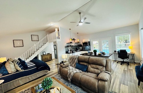 Louisville House | 1-bedroom and Loft pool house apartment with private pool/lake Louisville TN