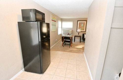 South Bend Apartment | 1 bedroom apartment near Notre Dame (1309.5)