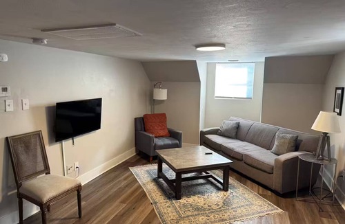 Parkridge Apartment | 1 Bedroom Condo Near Downtown Knox