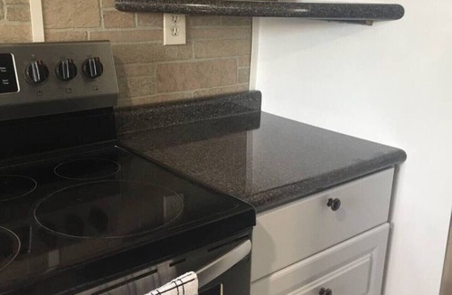 East Ridge House | 1 bedroom house with outdoor area LONG TERM 30d+
