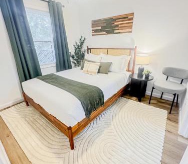 Evansville House | 1 BR Fire Pit BBQ Retreat