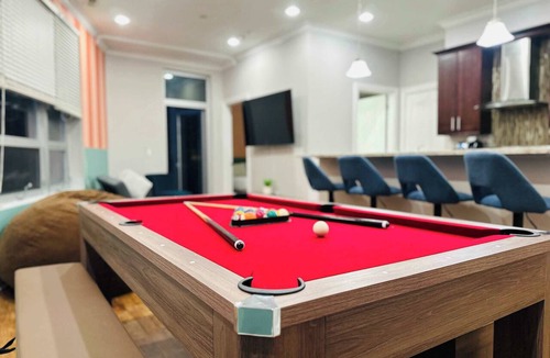 River West Apartment | 1 Garage Parking/Skyline Rooftop/PingPong/Balcony