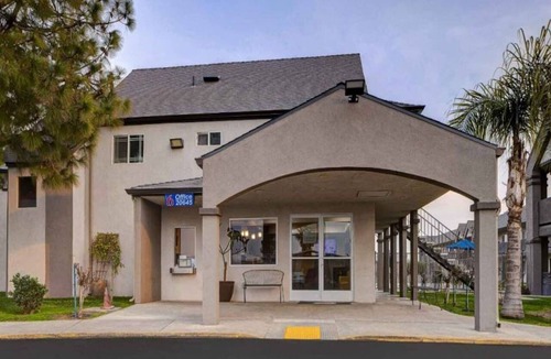 Buttonwillow Apartment | 1 King Bed | Suite, Nsmk, Micfridge