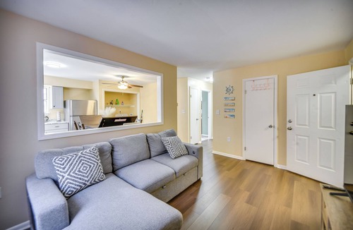 Bayview Apartment | < 1 Mi to Beach! Quaint Norfolk Duplex w/Yard