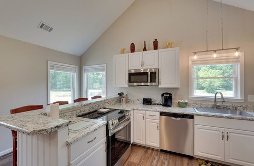 Tignall House | < 1 Mi to Broad River Campground! Rural Retreat