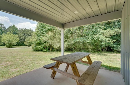 Tignall House | < 1 Mi to Broad River Campground! Rural Retreat