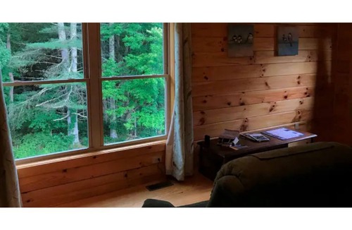 Lansing Cabin | 1 Mile to New River Gorge Natl Park Canyon Rim and NRG Bridge. Hot Tub. Game Rm.