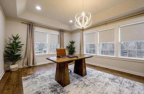Triangle House | 1 Mile to Quantico: 5BR Home w/Game Room!