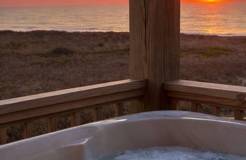 Sneads Ferry House | 1-Min to Beach - Pool - Hot Tub - Sleeps & Dines 14 - 3 Kings - 2 Living Areas