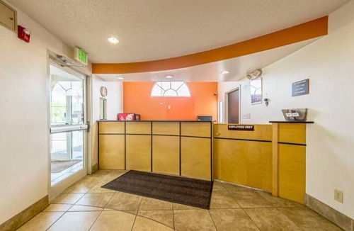 Indianapolis Apartment | 1 Queen Bed | Mobility Accessible Tub Nsmk