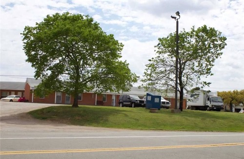 Keysville Apartment | 1 Queen Bed | Non-Smoking