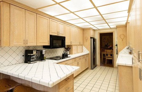 Menlo House | 10% discount off nightly rate for last minute stays ! Book now- late summer fun!