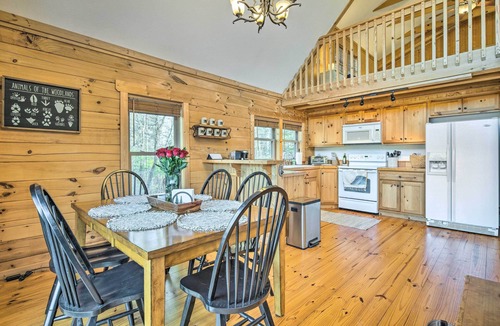 Sweetbriar Farms Cabin | 10 Mi to Lake Lure: Mtn-View Cabin w/Deck & Loft!