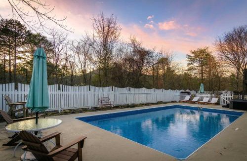 Asheville House | 10 mins to DT Asheville Pool Hot Tub Game Room