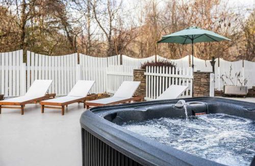 Asheville House | 10 mins to DT Asheville Pool Hot Tub Game Room