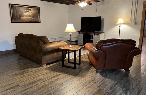 Louisville Apartment | 1174 Topside! Cozy 2BR apartment!