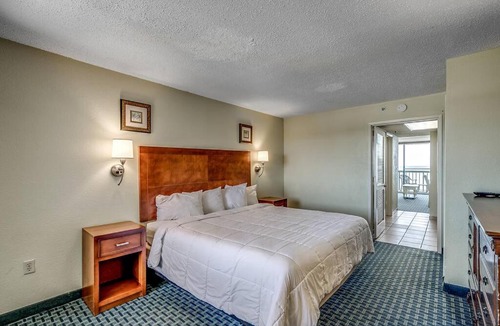 Myrtle Beach House | 12 Floor Oceanfront King - Great Location & Amenities