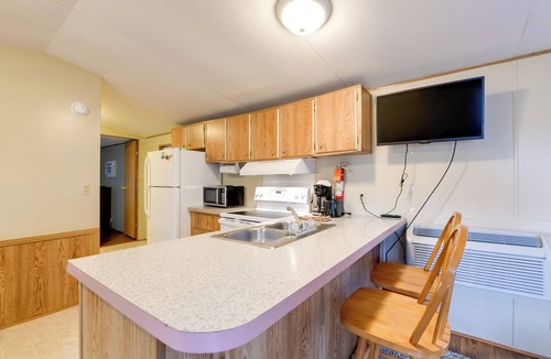 Waynesville House | 13 Mi to Slopes! Group-Friendly Blue Ridge Retreat