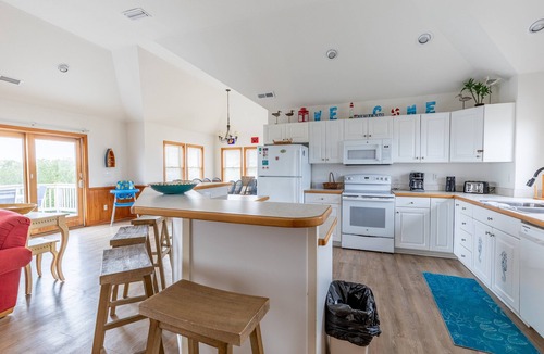 Whalehead Beach House | 1425 - A Promise Kept - Whalehead Beach Retreat | Pool & Hot Tub