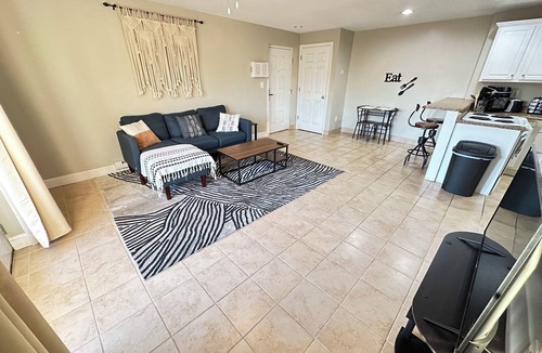 Franklin Apartment | 18 Woven Dreams Retreat