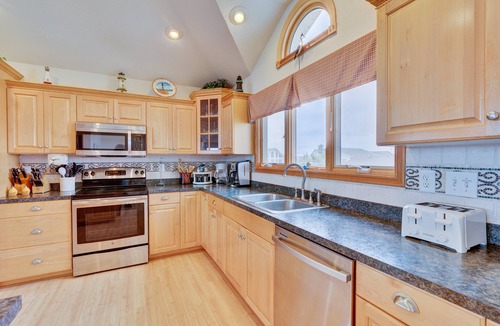 Ocean Sands House | 1818 - It's A Shore Thing, 70 Yards to Beach | Pool, Hot Tub & Elevator