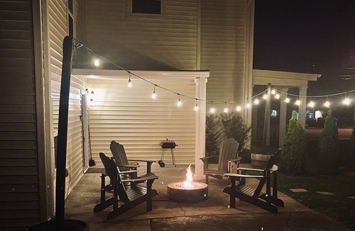 Lawrenceburg House | 1890's charm on Bourbon Trail- 7 distilleries w/in 25min! Bourbon Room in house!