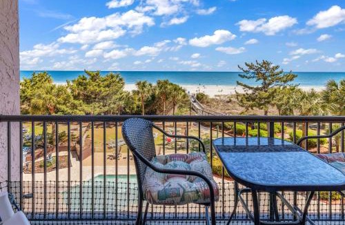Myrtle Beach Apartment | 1BR Oceanfront condo with Pool & Balcony