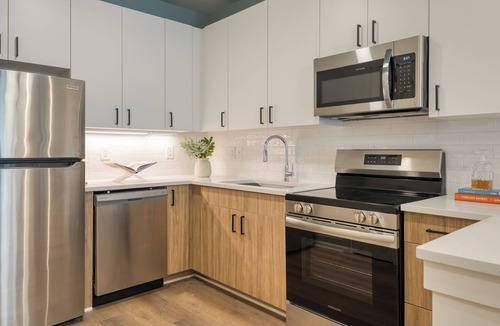 12 South Condo | 1BR Suite w/Full Kitchen + Rooftop Terrace | Heart of 12 South | The Gilmore