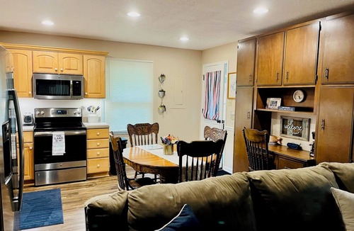 Se Ree House | 2 bdrm/1 bath lakefront home on Rough River Lake