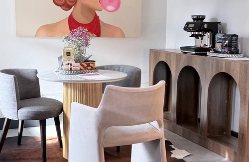 Pilsen Apartment | 2-bedroom 1 bath stylish apartment in nice Chicago for relaxing stay