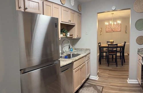 Bonnycastle Condo | 2-bedroom condo in adorable Louisville with AC and comfort