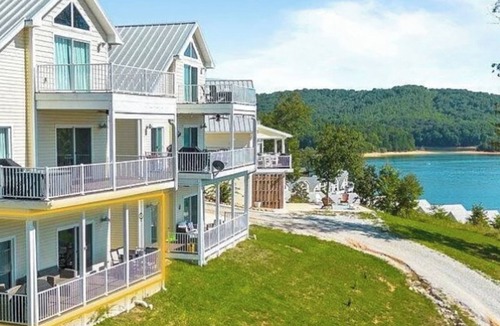 La Follette Condo | 2 bedroom condo in Deerfield Resort with a beautiful view of the Lake sleeps 6