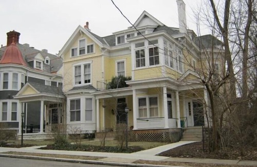 Walnut Hills Apartment | 2 Bedrooms with 2 full baths unit